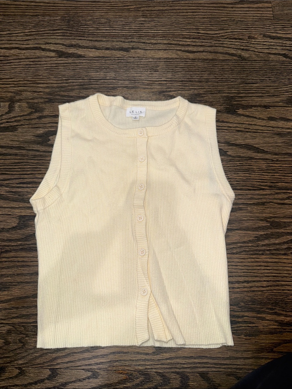 Le Lis Cream Ribbed Button-Front Tank